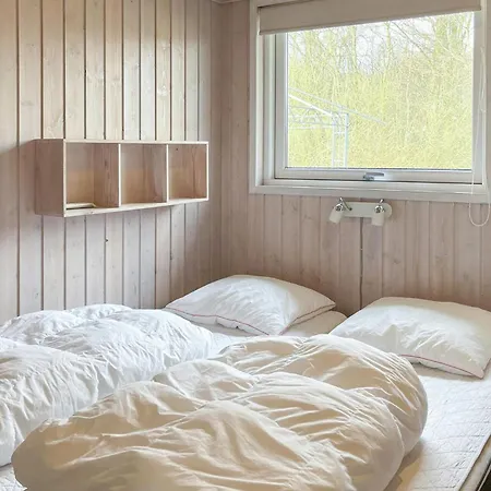 Beach Front Home In Aabenraa With Sauna بيت للعطل أبينرا